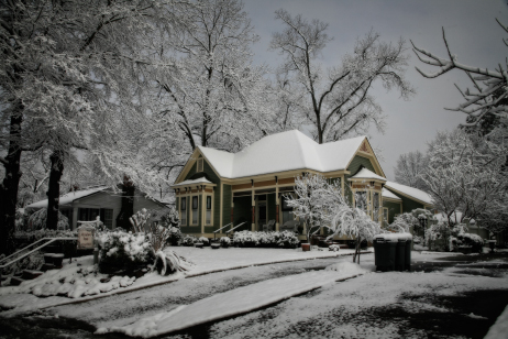 Azalea Inn with snow